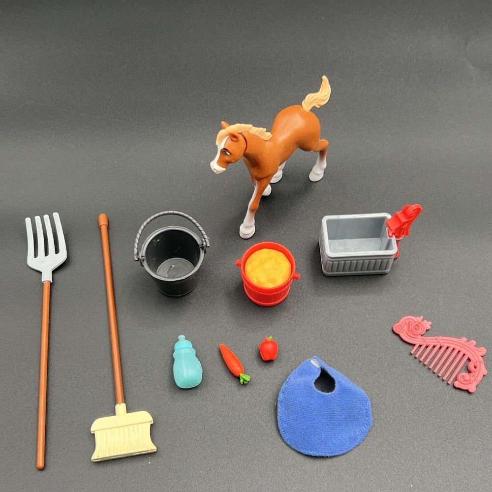 Just Play Spirit Riding Free Feed & Nuzzle 4" Foal Horse W/Moving Head & Access.